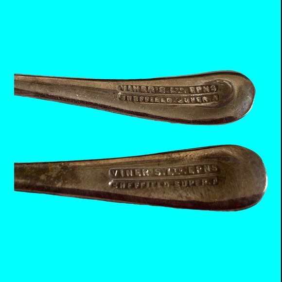 Children’s Antique Silverware Silver Plate 6 Pcs 4 Spoons 2 Butter Knives - Picture 4 of 8